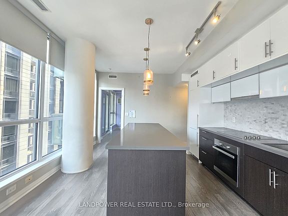 3rd image of 8 Mercer St #1405