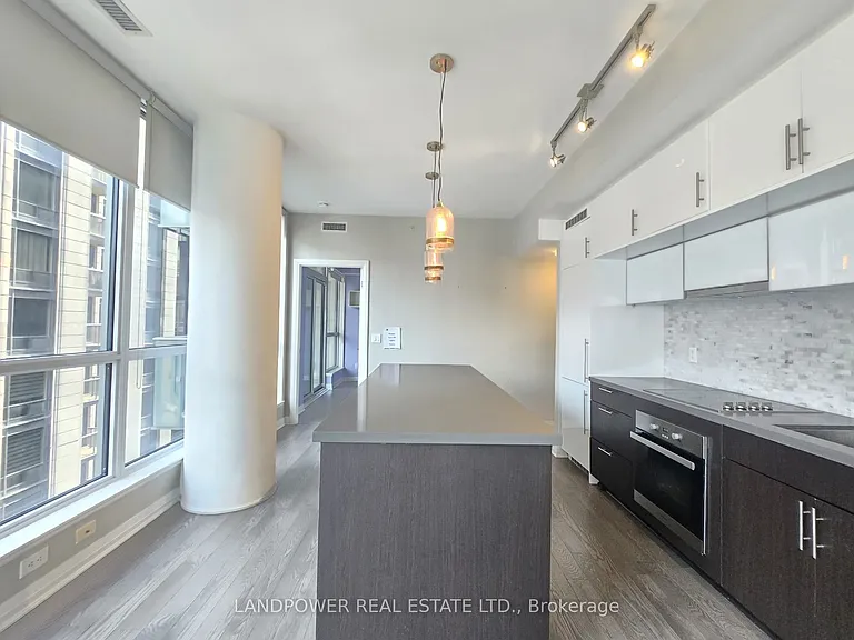 8 Mercer St #1405 — Photo 3