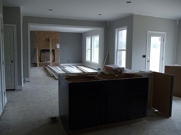3rd image of 5373 Woodview Way