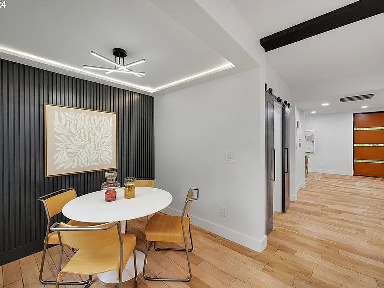 1403 SW Broadway Dr — Photo 27