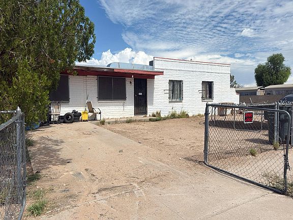 3rd image of 1535 E Calle Salamanca