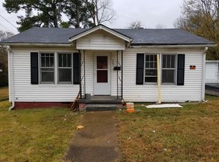 207 Hillcrest Ave, Camden, TN 38320