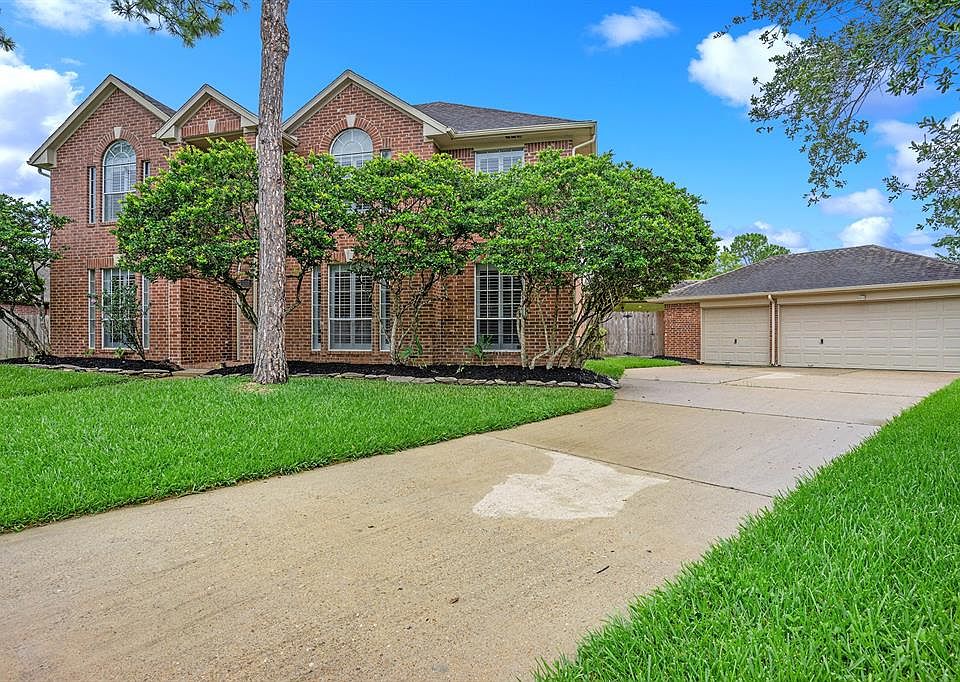 1st image of 703 Tropicana Ct