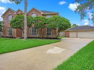 703 Tropicana Ct, Friendswood, TX 77546