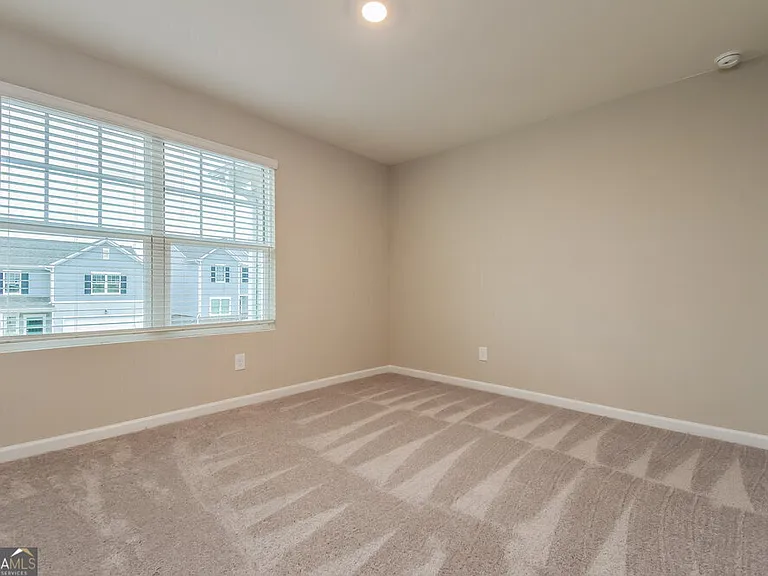 525 Knightsbridge Ln — Photo 12