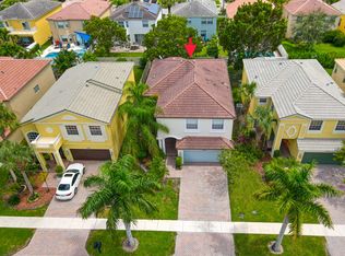 9038 Dupont Pl, Wellington, FL 33414