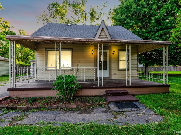 21721 Jefferson St, Farmington Hills, MI 48336