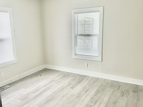 5th image of 623 N Carroll Ave