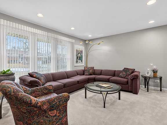 3rd image of 1335 Blair Ln