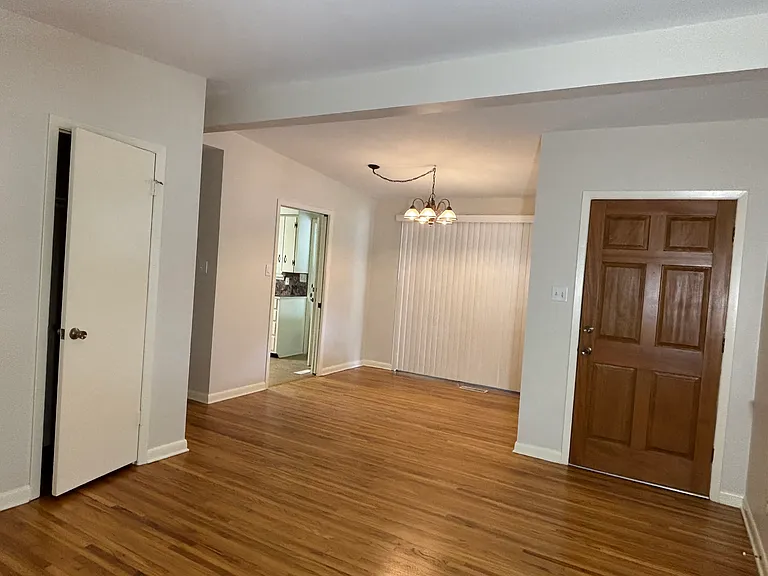 9604 Temple Dr — Photo 15