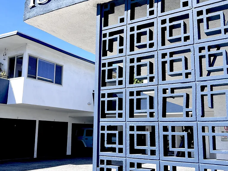 1325 Manhattan Beach Blvd #H — Photo 24