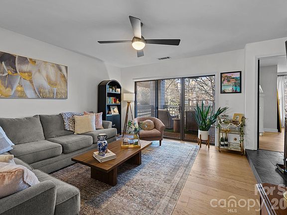 5th image of 318 Queens Rd APT 11