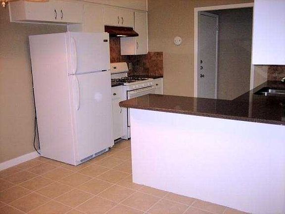 5th image of 3205 Mossrock Dr
