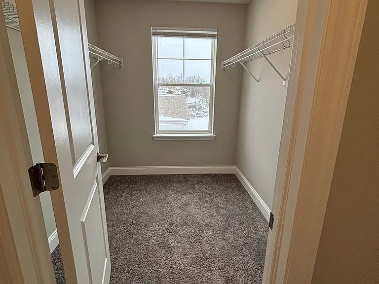 86 Hawthorne Dr — Photo 10