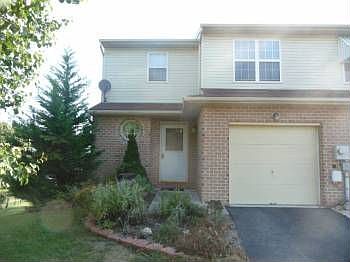 1st image of 16 Heritage Ln