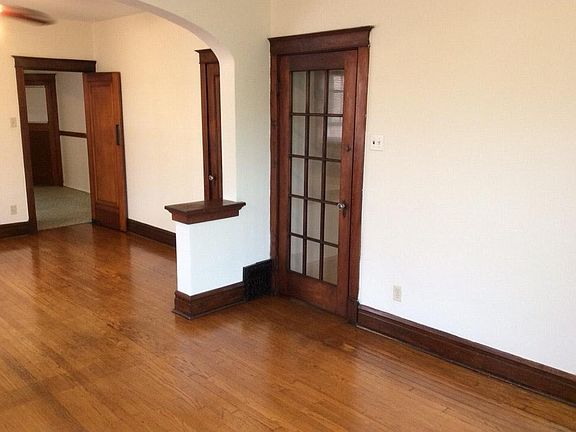2nd image of 4941 Oleatha Ave