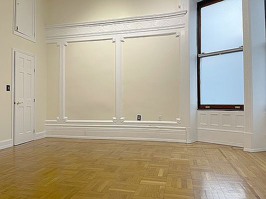 4th image of 520 W End Ave APT 2
