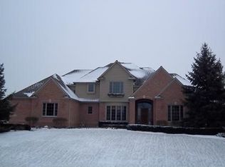 646 Dornoch Dr, Ann Arbor, MI 48103