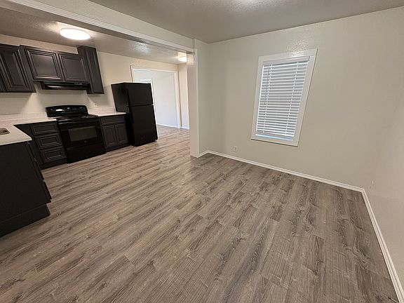 4th image of 432 N Grand Ave