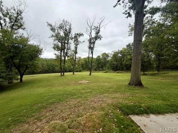 621 Claymont Estates Dr, Chesterfield, MO 63017
