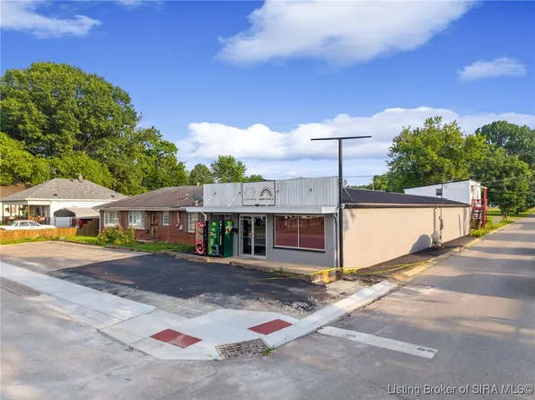 1945 Indiana Avenue, New Albany, IN 47150