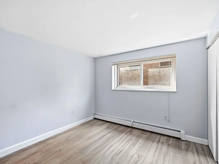 101 S Rocky River Dr #405 — Photo 8