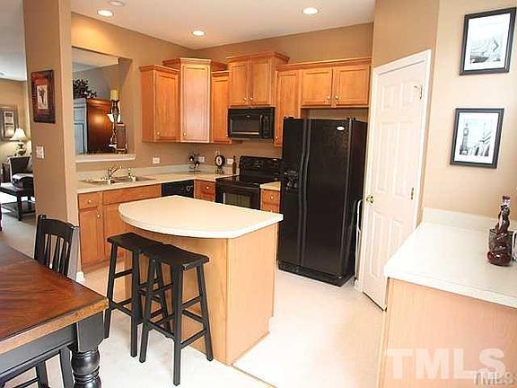 2nd image of 124 Madison Square Ln
