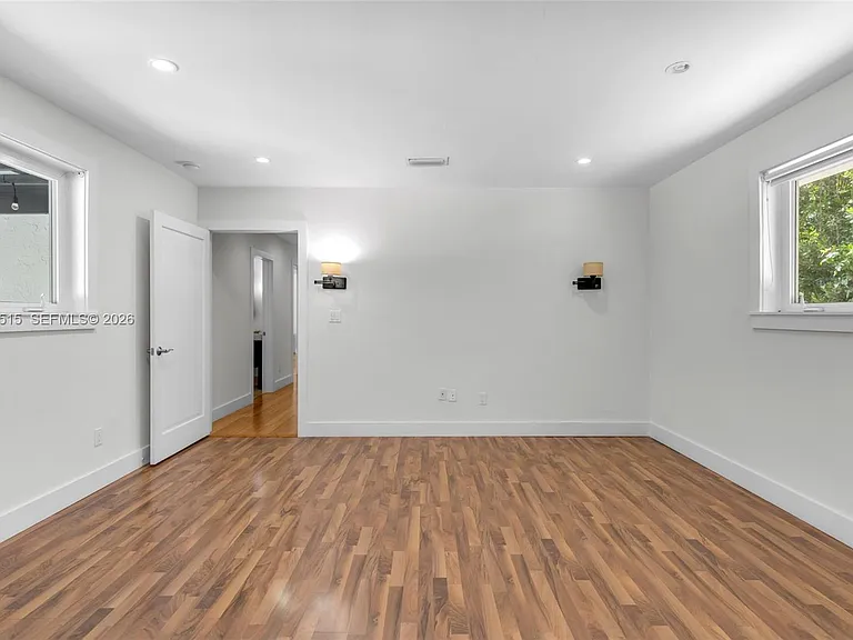 7711 SW 47th Ave — Photo 17