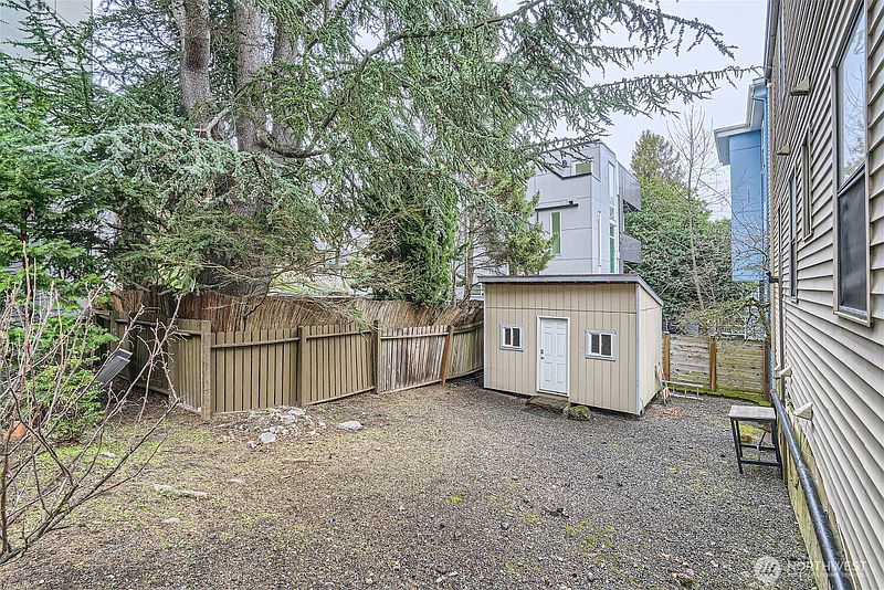 3rd image of 2312 E Denny Way