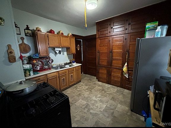 4th image of 240-42 McKinley Ave #240