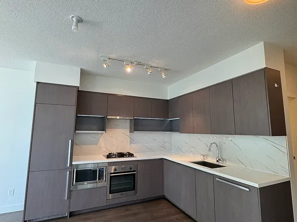 6588 Nelson Ave #70, Burnaby, BC V5H 0E8