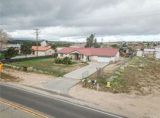 6768 Summit Valley Rd, Hesperia, CA 92345