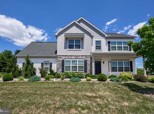141 E Valley Rd, Denver, PA 17517