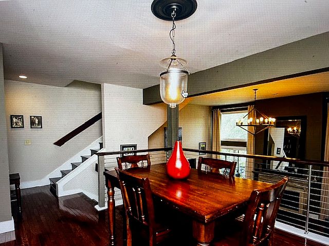 1st image of 101 Hampton Pl #1