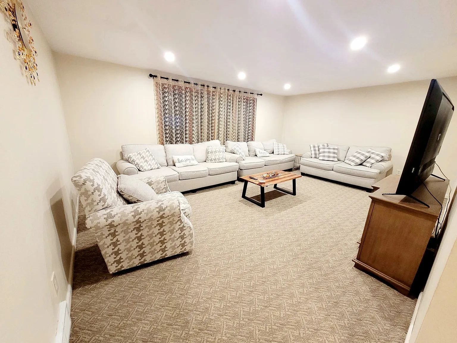 3 bed, 1200 sqft, $1,800 — Photo 3