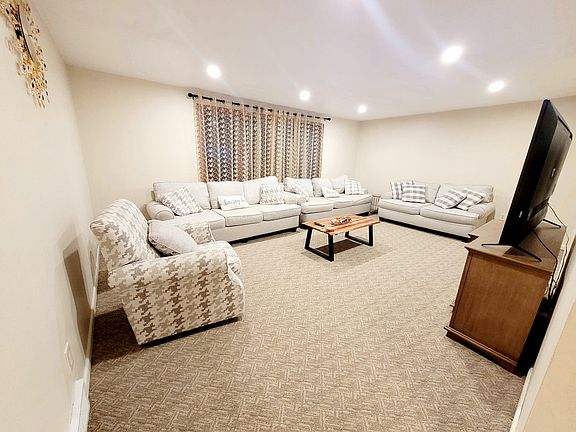 3rd image of 78 Lemans Dr #1