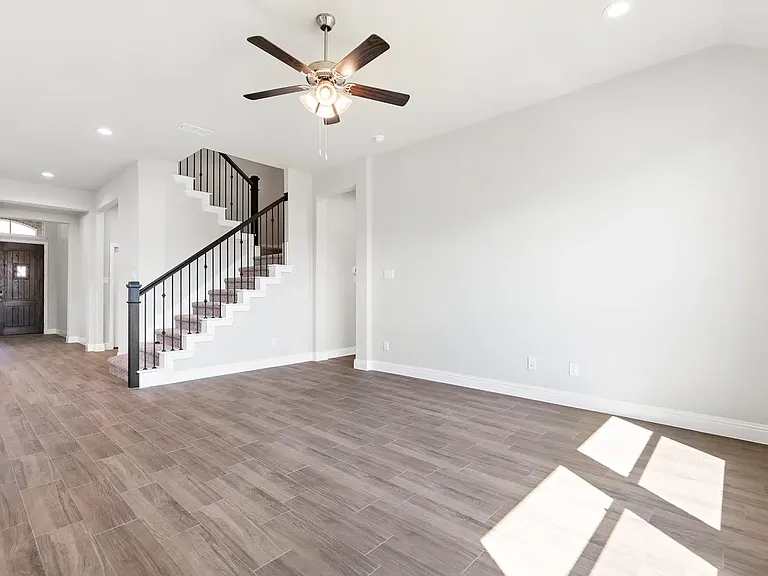 1137 Castlerock Rd — Photo 10