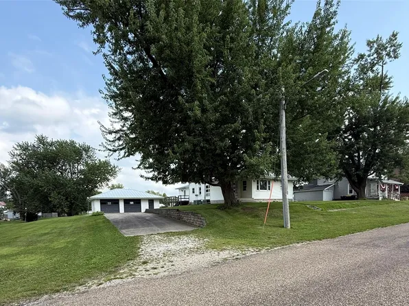 205 Grand Ave SW, Shellsburg, IA 52332