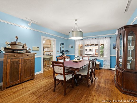 5th image of 516 E Chestnut Street