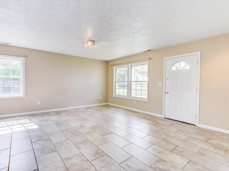 13 W Chestnut St — Photo 11