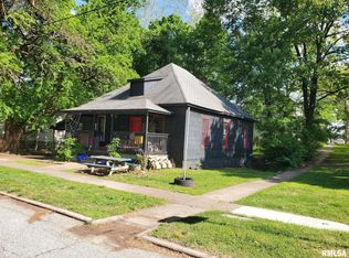 407 W Elm St, Carbondale, IL 62901