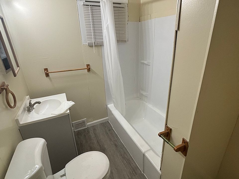 1st image of 376 Breckenridge St #2