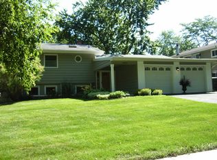 21W040 Mayfair Rd, Lombard, IL 60148