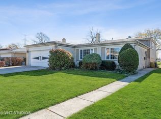 681 W Millers Rd, Des Plaines, IL 60016