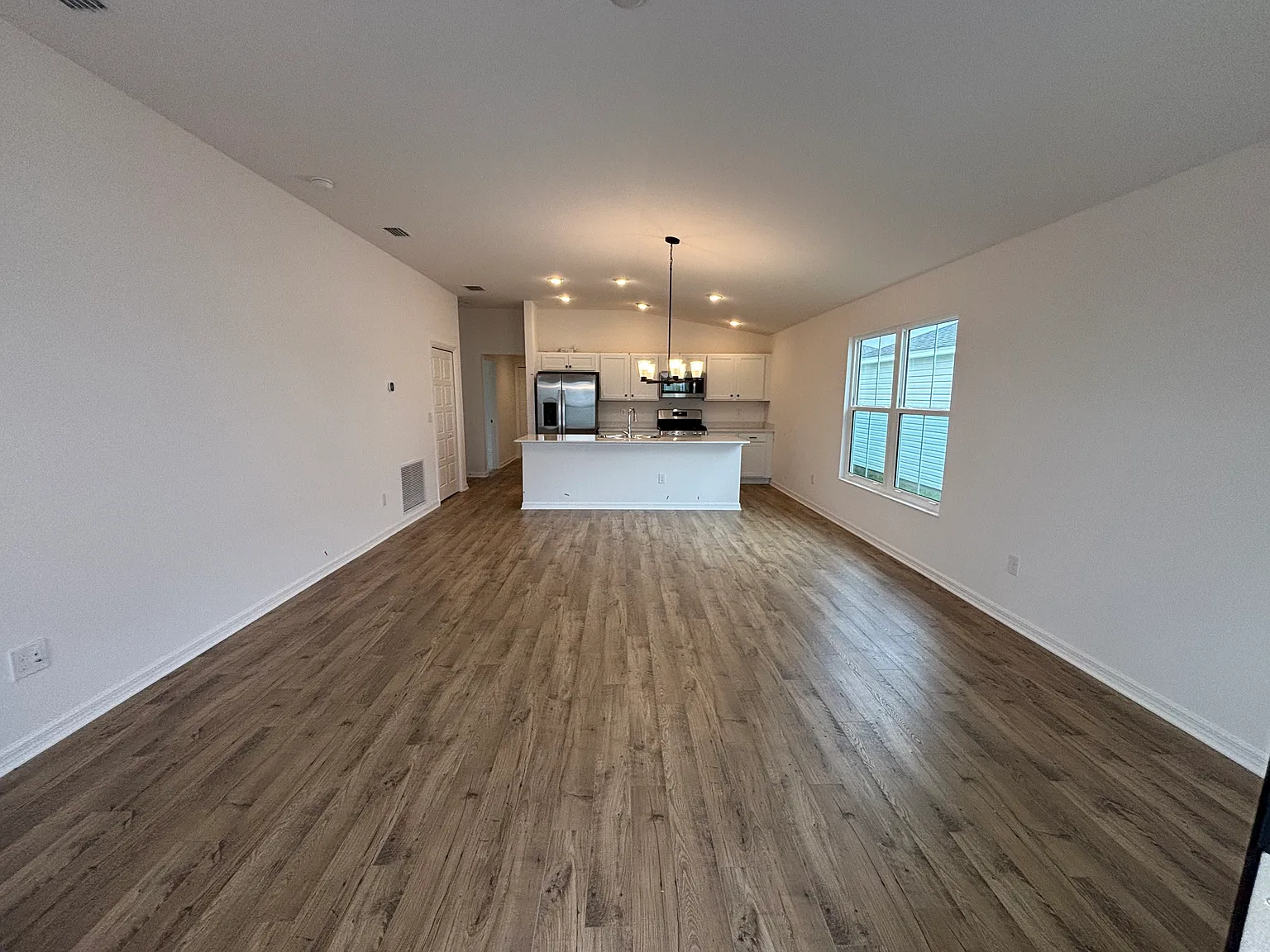7468 Dupuis Ave — Photo 3