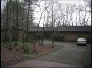 105 Westwind Dr, Oak Ridge, TN 37830