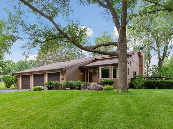 6300 Chatham Way, Eden Prairie, MN 55346