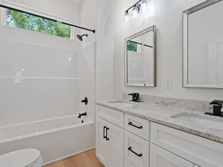 418 N C St — Photo 9
