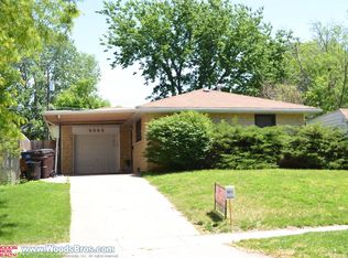 2252 Burnham St, Lincoln, NE 68502