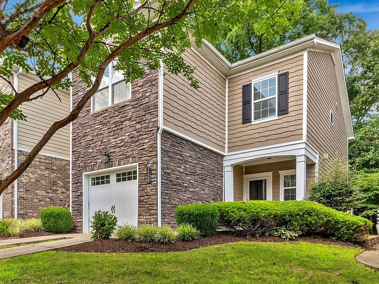 3724 Shane Point Pl — Photo 2